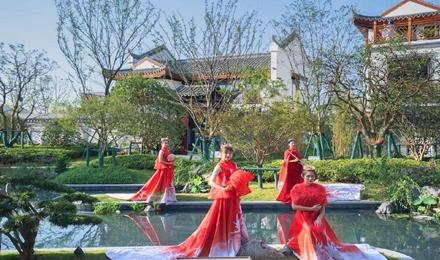 吉首·乹(gan)州古(gu)城(cheng)湘西(xi)祕境(jing)項目(mu)展示區(qū)(qu)園(yuan)林景觀工(gong)程(cheng)