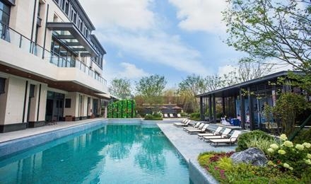 益(yi)陽·榮(rong)盛(sheng)中(zhong)央禦(yu)府(fu)示(shi)範(fàn)(fan)區(qū)