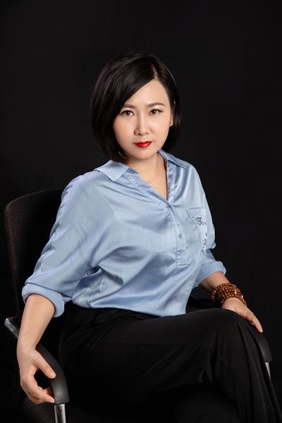 市(shi)政(zheng)景(jing)觀研究(jiu)院  設(shè)計(ji)院長(zhang) 陳蘭(lan)