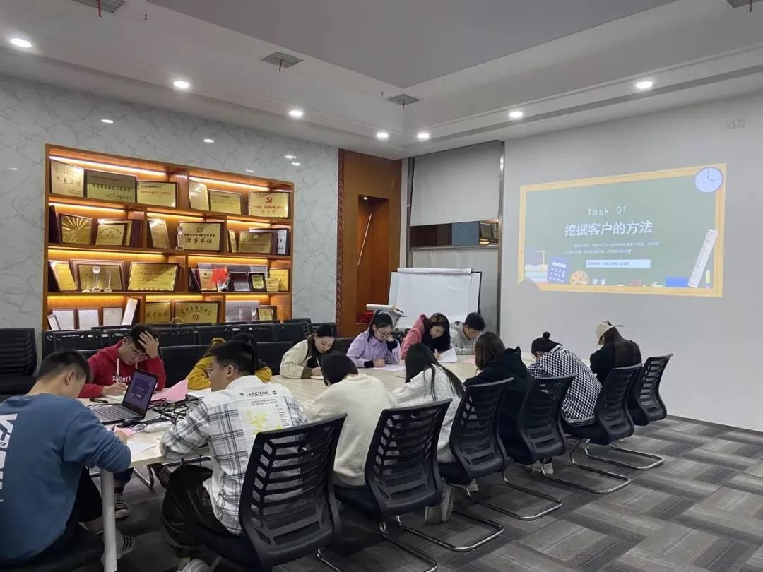 湖(hu)南(nan)省一建園林(lin)建設(shè)有限公司(si) 湖南(nan)省(sheng)一建園(yuan)林(lin)建(jian)設(shè)有限(xian)公司