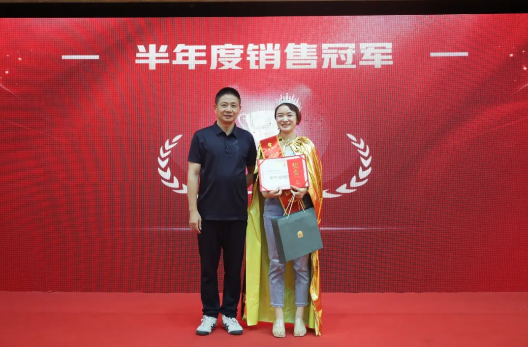 湖(hu)南省(sheng)一建(jian)園林(lin)建(jian)設(shè)(she)有(you)限公(gong)司(si) 湖(hu)南(nan)省一建(jian)園(yuan)林建設(shè)有(you)限(xian)公(gong)司