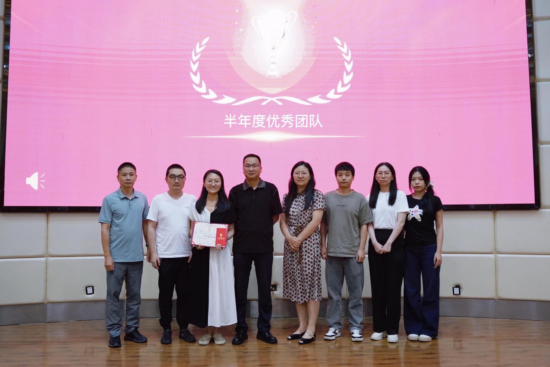 湖南省一(yi)建園林建(jian)設(shè)有限公司(si) 湖南(nan)省(sheng)一(yi)建(jian)園(yuan)林(lin)建設(shè)有限公司