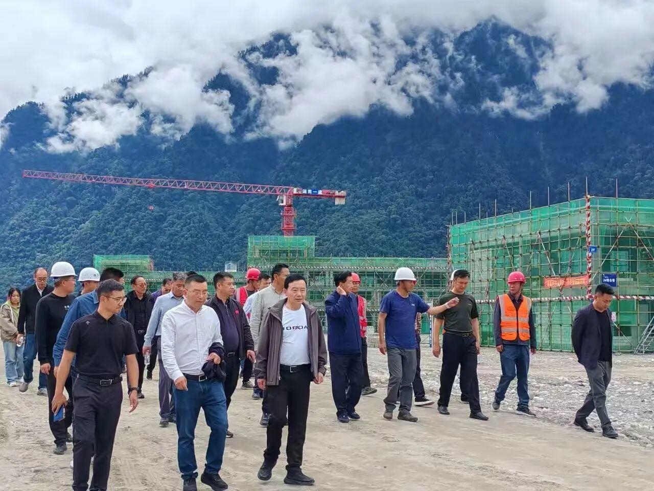 湖(hu)南(nan)省(sheng)一(yi)建(jian)園(yuan)林(lin)建設(shè)(she)有限(xian)公司 湖南(nan)省一(yi)建園林建(jian)設(shè)有限公(gong)司(si)